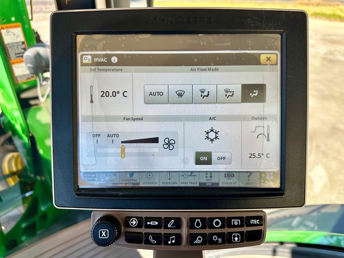 2016 John Deere 7210R