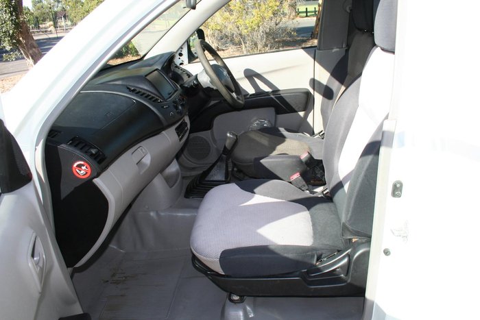 2009 Mitsubishi Triton GLX ML MY09 4x2 White
