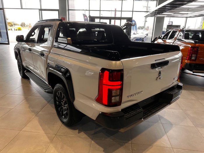 2025 Mitsubishi Triton GSR