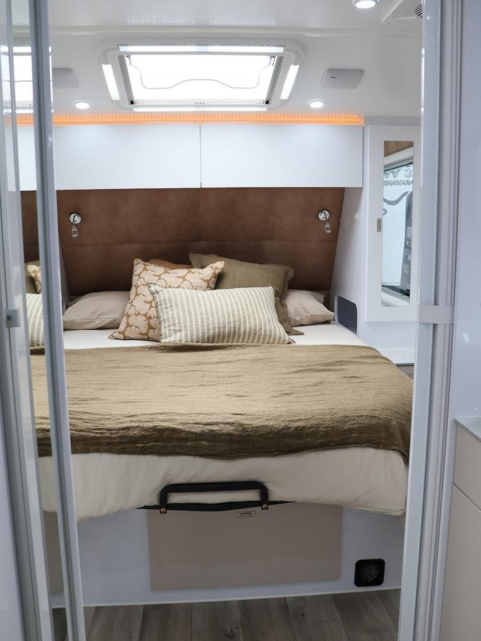 2025 Wonderland RV Rear Club Lounge Layout With Centre Bathroom