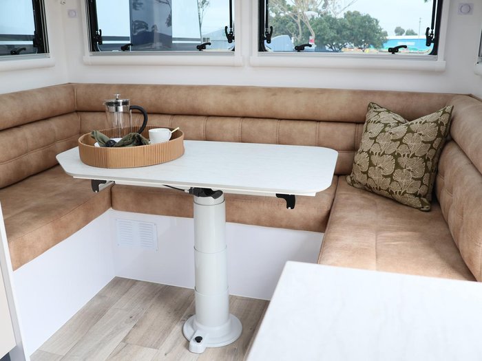 2025 Wonderland RV Hornet Rear Club Lounge Layout