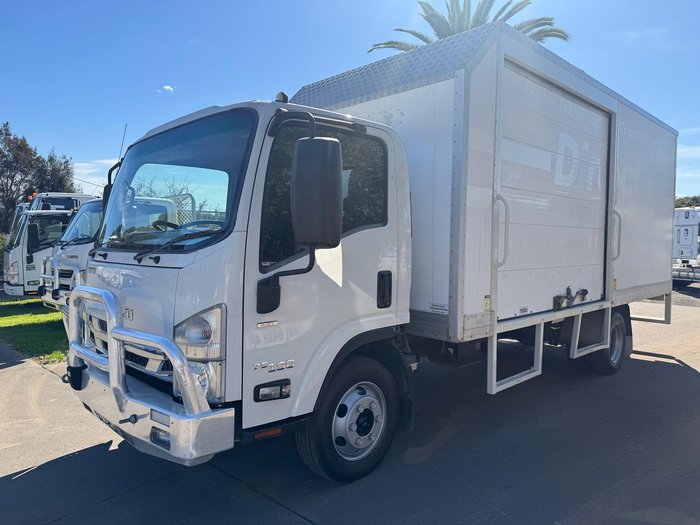 2015 Isuzu Npr 400 Long WHITE