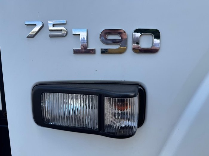 2015 Isuzu Npr 400 Long NPR 75 190 WHITE