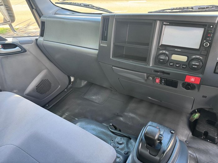 2015 Isuzu Npr 400 Long NPR 75 190 WHITE
