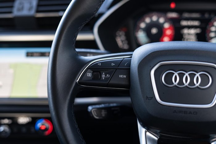 2024 Audi Q3 35 TFSI Dynamic Black