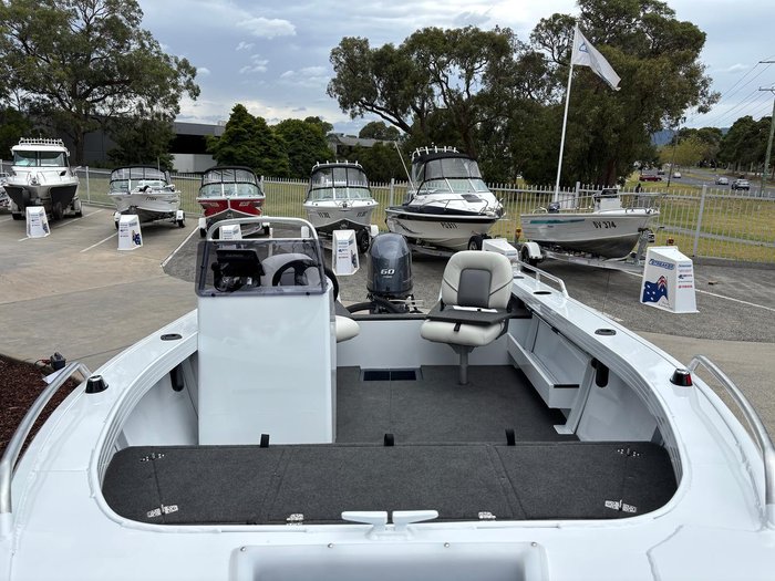 2025 QUINTREX 440 Renegade SC