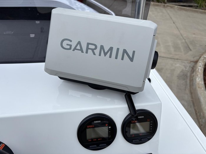 2025 QUINTREX 440 Renegade SC