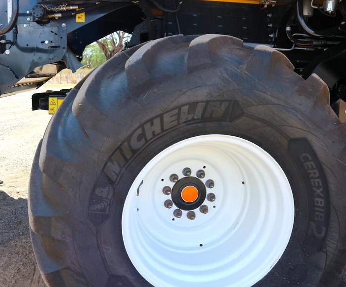0 New Holland Cr7.90