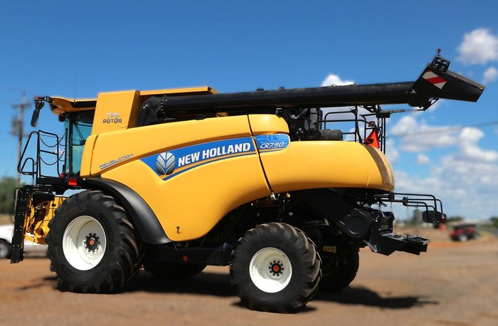 0 New Holland Cr7.90