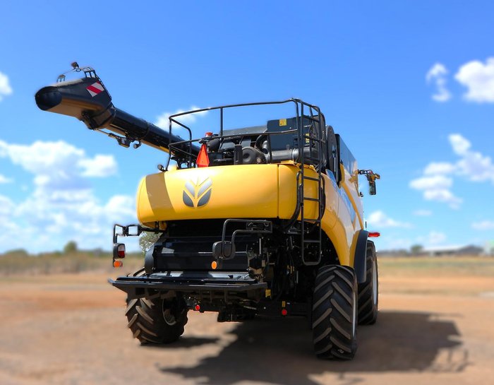 0 New Holland Cr7.90