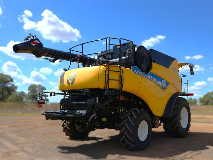 0 New Holland Cr7.90