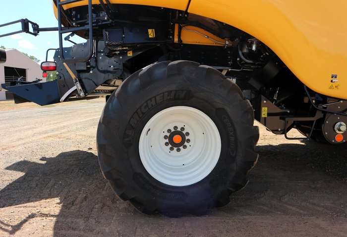 0 New Holland Cr7.90