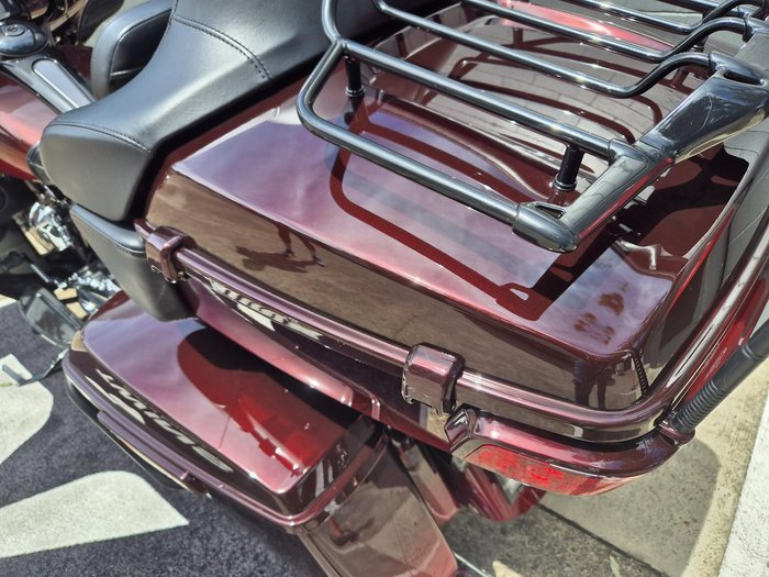 2018 Harley-Davidson CVO Limited 117 (FLHTKSE)