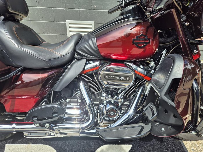 2018 Harley-Davidson CVO Limited 117 (FLHTKSE)