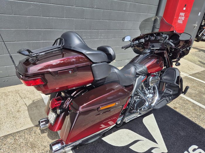 2018 Harley-Davidson CVO Limited 117 (FLHTKSE)