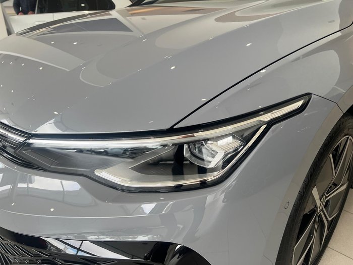 2024 Volkswagen Golf 110TSI R-Line