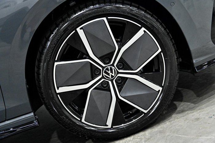 2024 Volkswagen Golf 110TSI R-Line