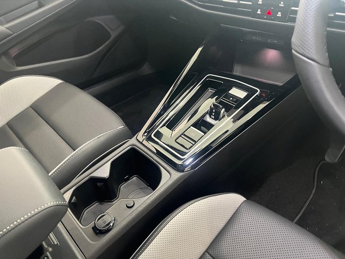 2024 Volkswagen Golf 110TSI R-Line