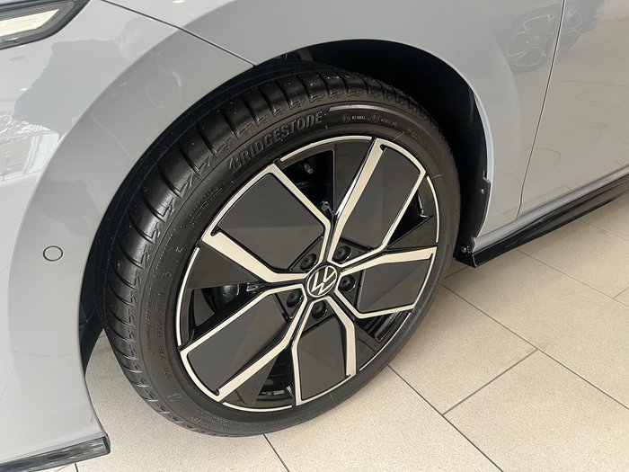 2024 Volkswagen Golf 110TSI R-Line