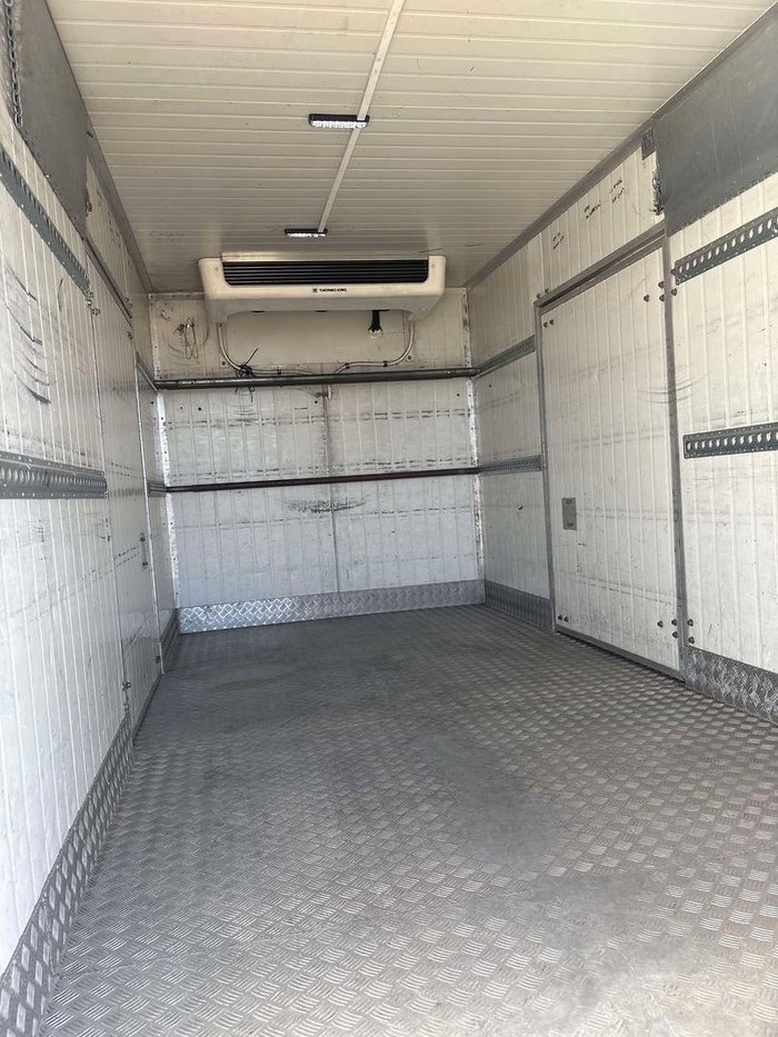 2007 Isuzu Nqr 450 Refrigerated Pantech White