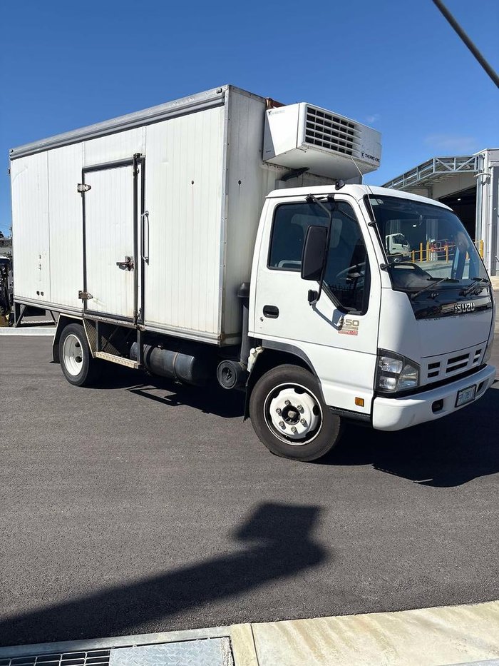 2007 Isuzu Nqr 450 Refrigerated Pantech White
