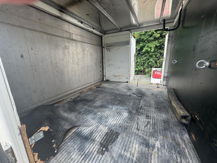 2019 Hino 300 WHITE