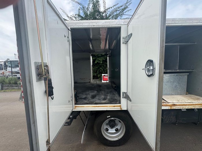 2019 Hino 300 WHITE