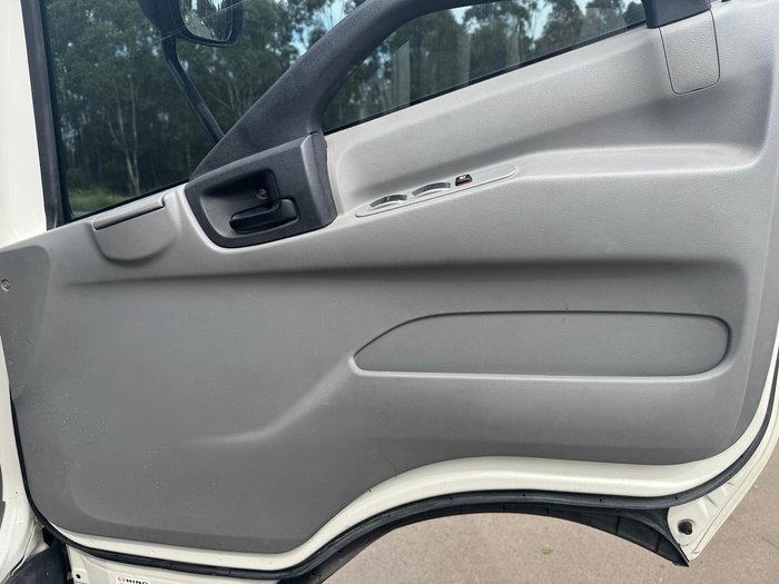 2019 Hino 300 WHITE