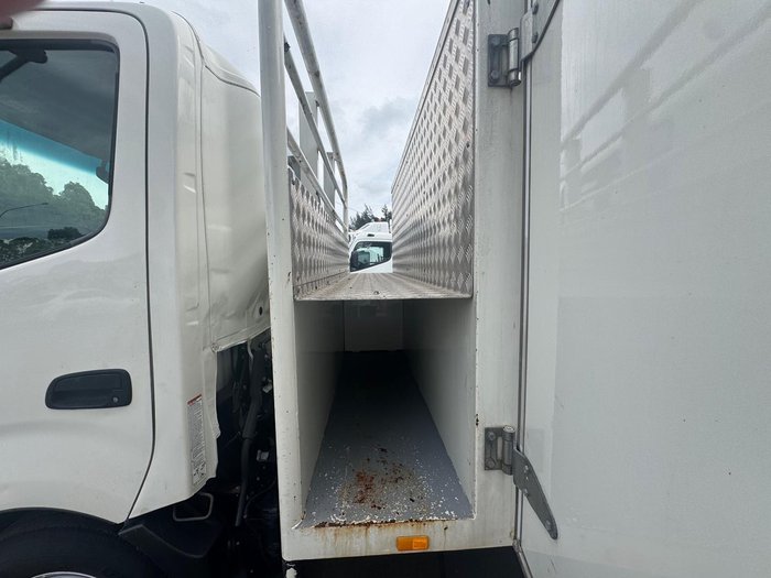 2019 Hino 300 WHITE