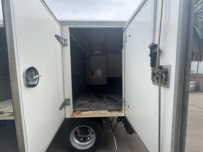 2019 Hino 300 WHITE