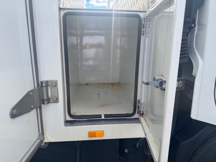 2019 Hino 300 WHITE