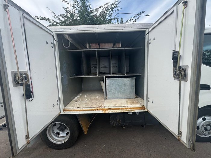 2019 Hino 300 WHITE
