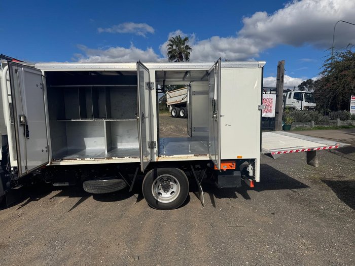 2019 Hino 300 WHITE