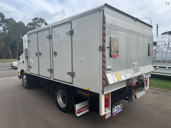 2019 Hino 300 WHITE