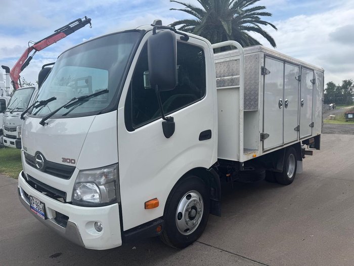 2019 Hino 300 WHITE