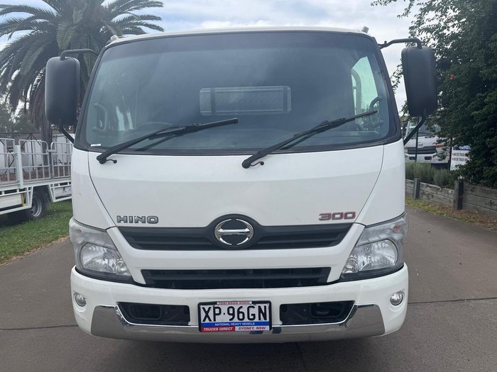 2019 Hino 300 WHITE
