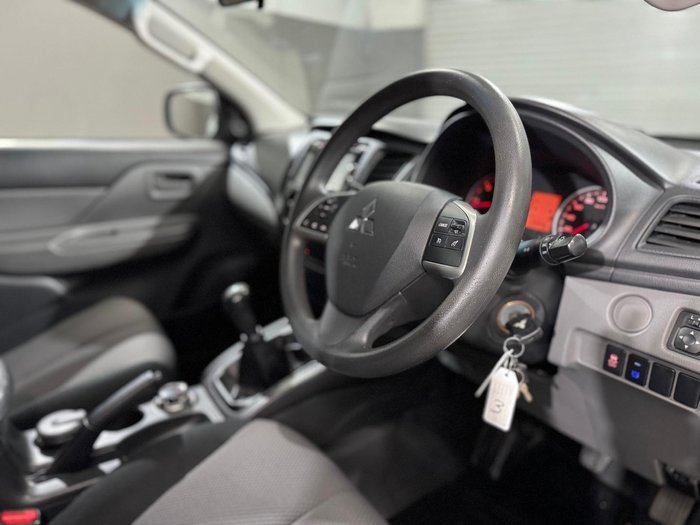 2017 Mitsubishi Triton GLX