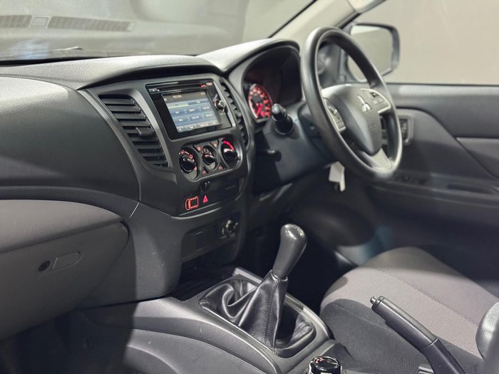 2017 Mitsubishi Triton GLX