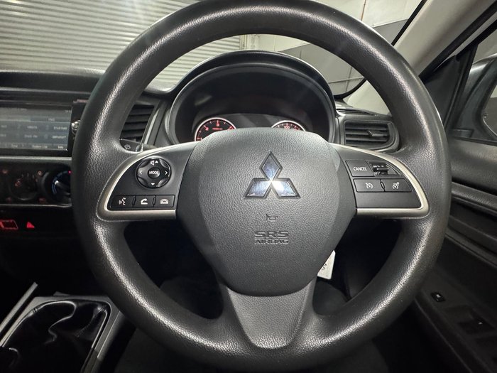 2017 Mitsubishi Triton GLX