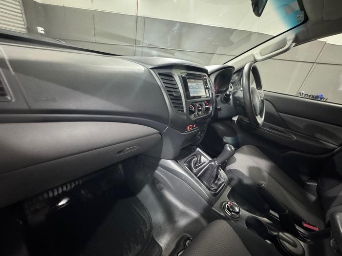 2017 Mitsubishi Triton GLX