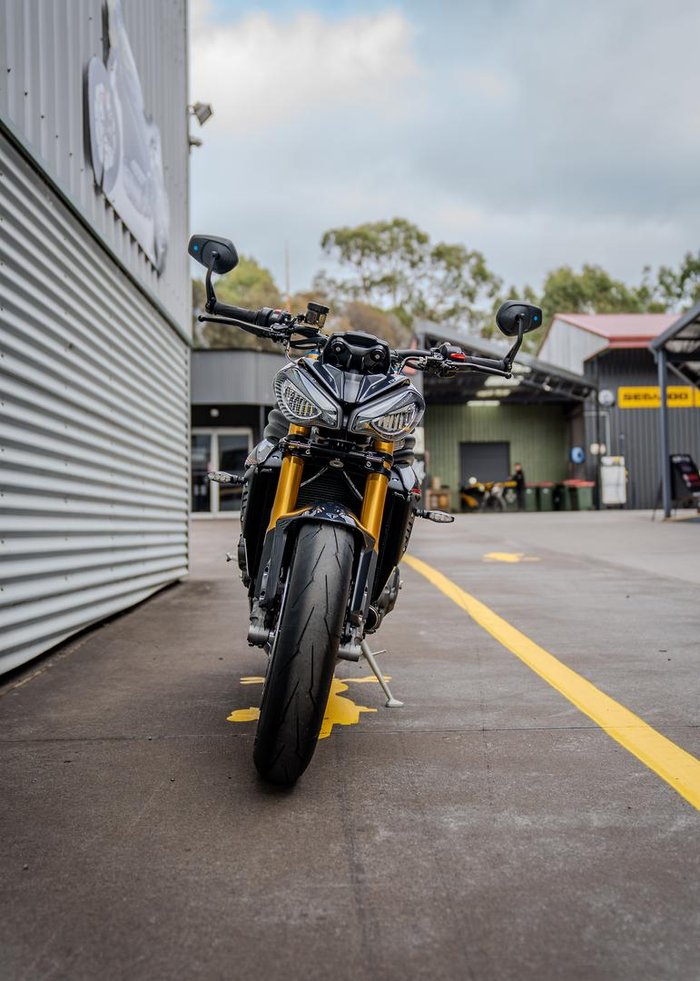 2025 Triumph Speed Triple RS 1200 Speed Triple Red