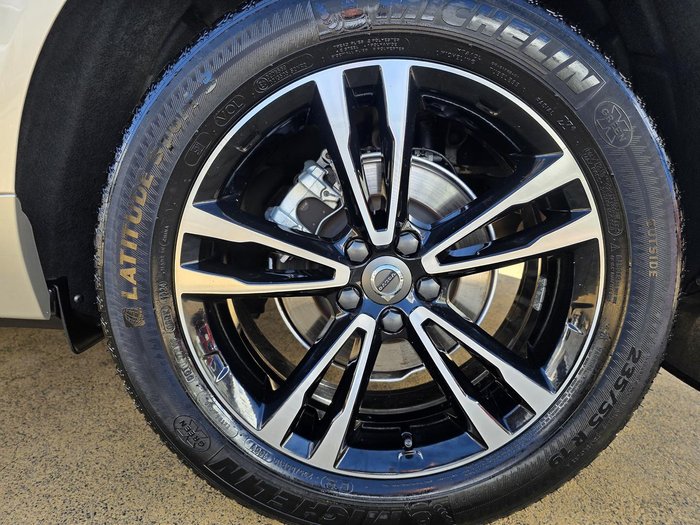 2019 Volvo XC60 T5 Momentum