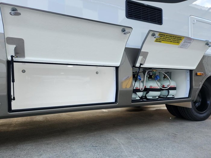 2024 Paradise MotorHomes SL CLUB DELUXE (PRICE REDUCED, IMMEDIATE DELIVERY)