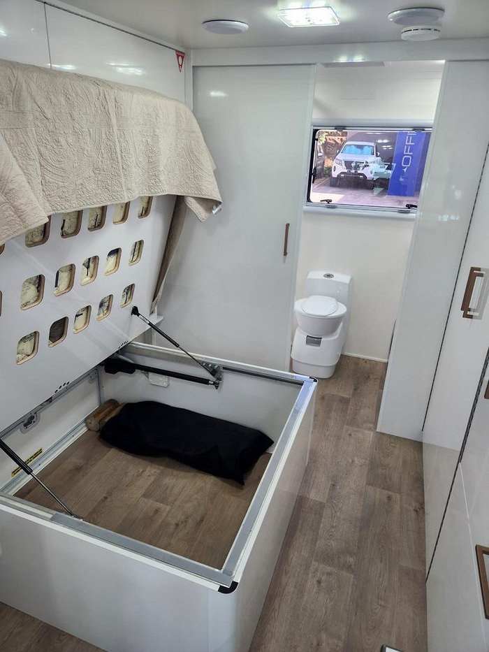 2024 Paradise MotorHomes SL CLUB DELUXE (PRICE REDUCED, IMMEDIATE DELIVERY)