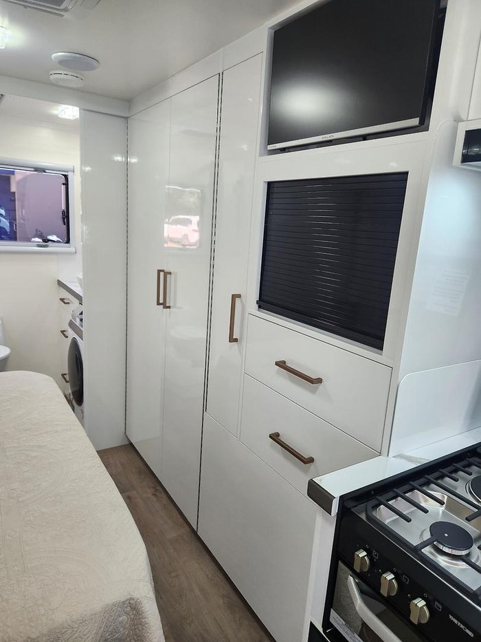 2024 Paradise MotorHomes SL CLUB DELUXE (PRICE REDUCED, IMMEDIATE DELIVERY)