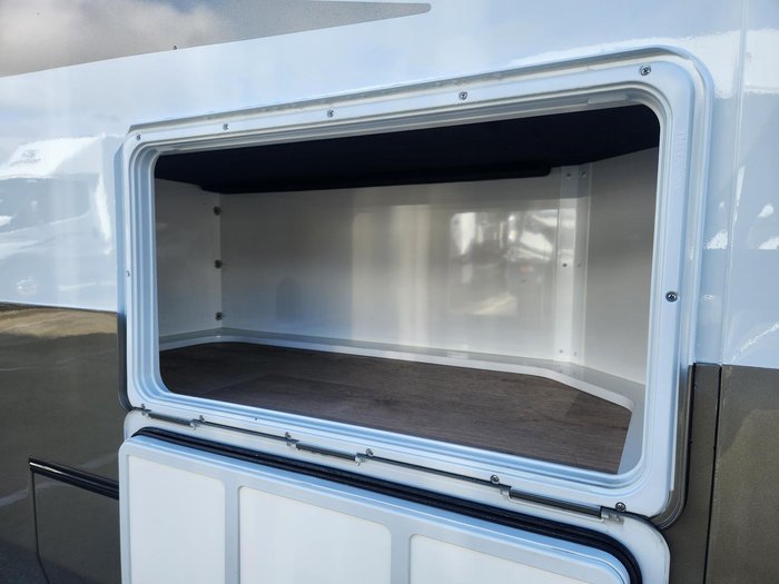 2024 Paradise MotorHomes SL CLUB DELUXE (PRICE REDUCED, IMMEDIATE DELIVERY)