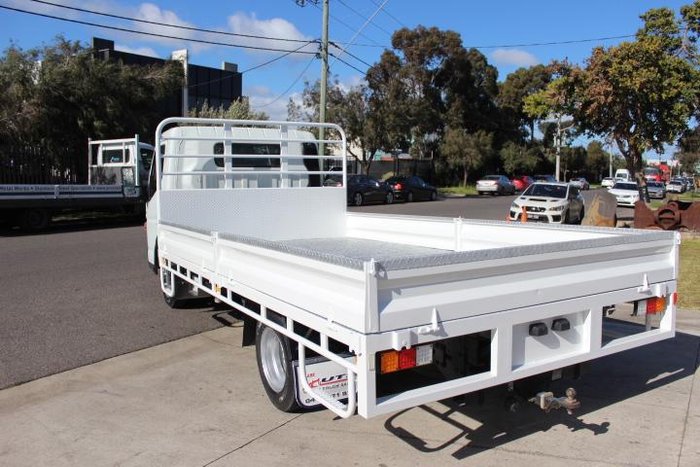 2018 Fuso Canter 515 WHITE