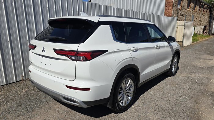 2021 Mitsubishi Outlander LS