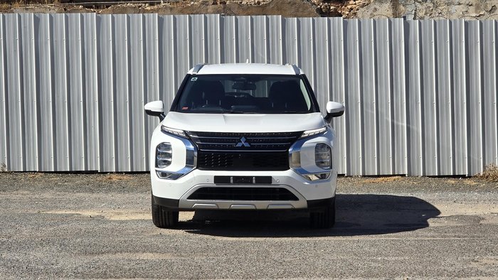 2021 Mitsubishi Outlander LS