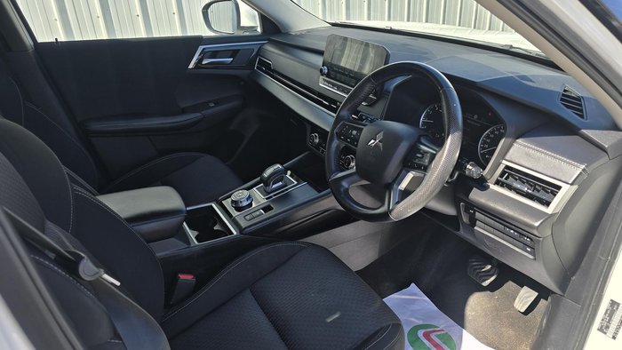 2021 Mitsubishi Outlander LS
